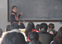 樊银凤老师讲课中