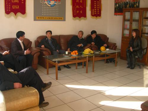 李明利、于清源、靳书顺、史晓民与我校领导座谈