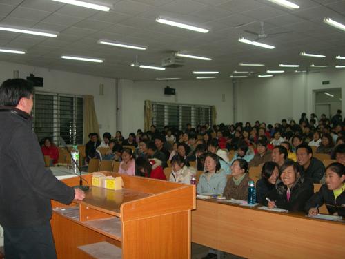 周鹏校长就注会学习和大学生就业与学生互动