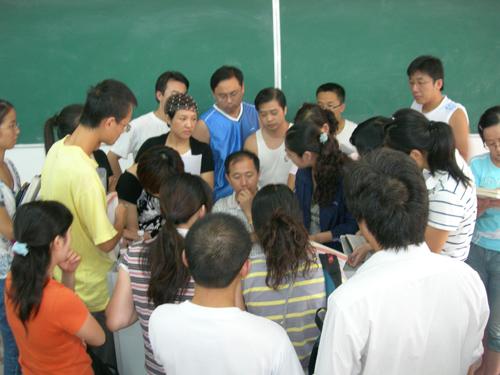 张志凤老师为学员解答疑难问题