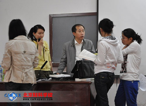 张志凤老师为学员答疑