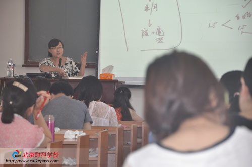 2015年注册会计师经济法名师黄洁洵老师课堂现场